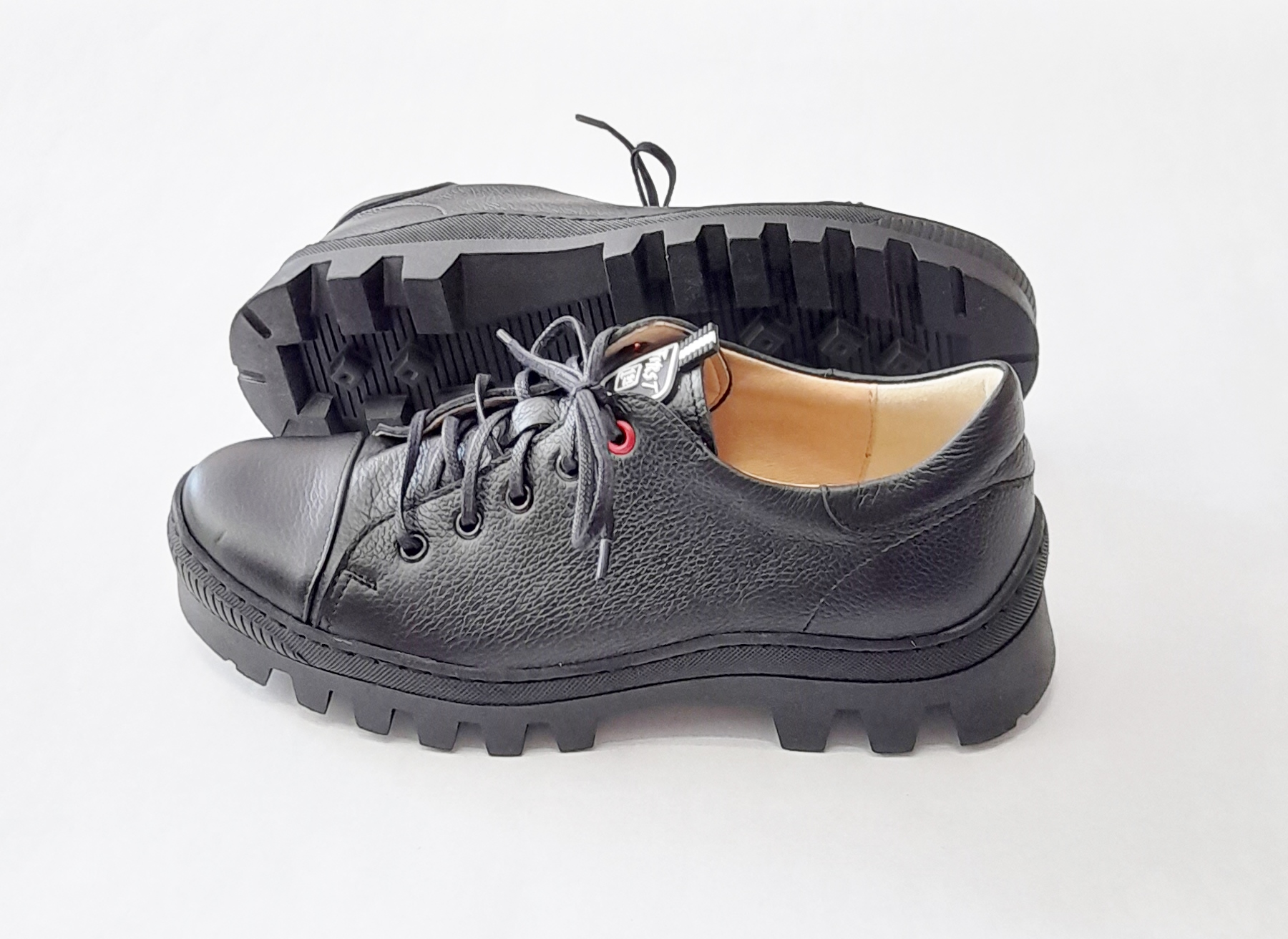 5215 TANEX čierne kožené topánky